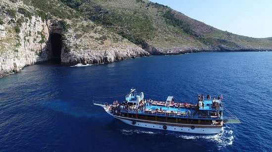 Humb turisti gjerman në Karaburun, policia në kërkim të tij