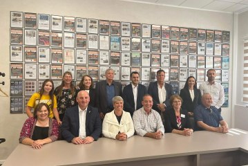 Mazreku pret delegacionin nga shteti i Iowa-s, ai ftohet edhe në Amerikë