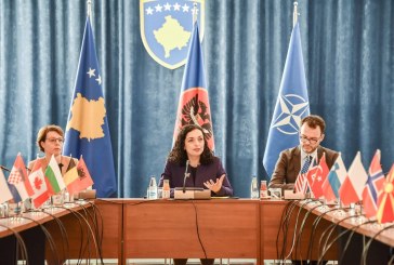 Presidentja Osmani para delegacionit të NATO-s tregon aspiratat e Kosovës për këtë organizatë