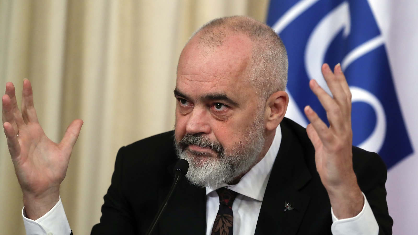 Edi Rama thirrje Vuçiqit: Mos ushqe me asnjë lloj justifikimi grupe të caktuara në veri të Kosovës