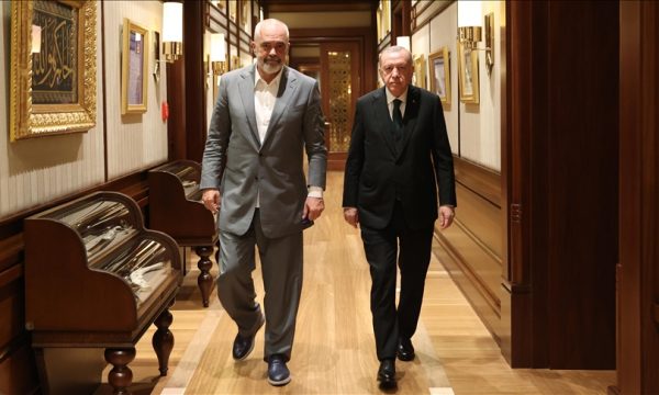 E konfirmon Edi Rama: Edhe Shqipëria do të marr dronët Bayraktar