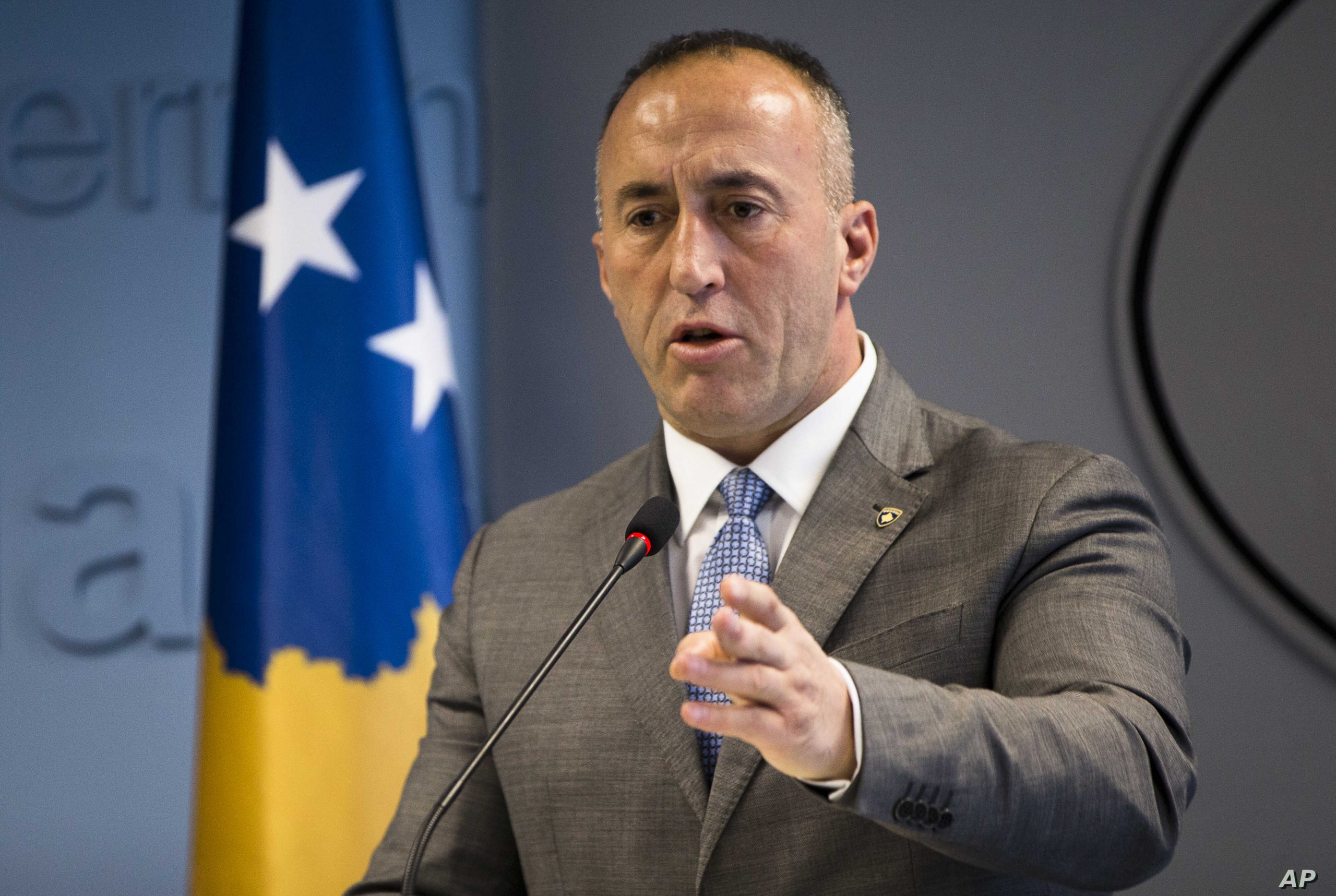 Haradinaj, Mimoza Kusarit: Edhe ti Kurtit ke me ia kthy shpinën, si plotve që ua ke kthy