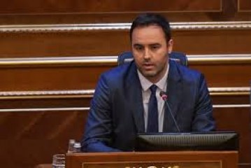 Konjufca e “këshillon” Nagavcin pas fjalimit të gjatë: A mundesh me kontrollu ma mirë kohën?