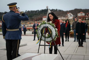 Presidentja Osmani në Prekaz: Adem Jashari është hero i dinjitetit tonë! Ai është i gjallë!