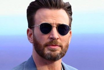 Chris Evans shpallet ‘mashkulli më i pashëm’ për vitin 2022