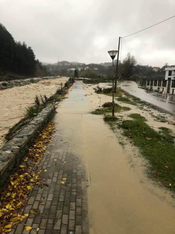 Ereniku del nga shtrati në Junik