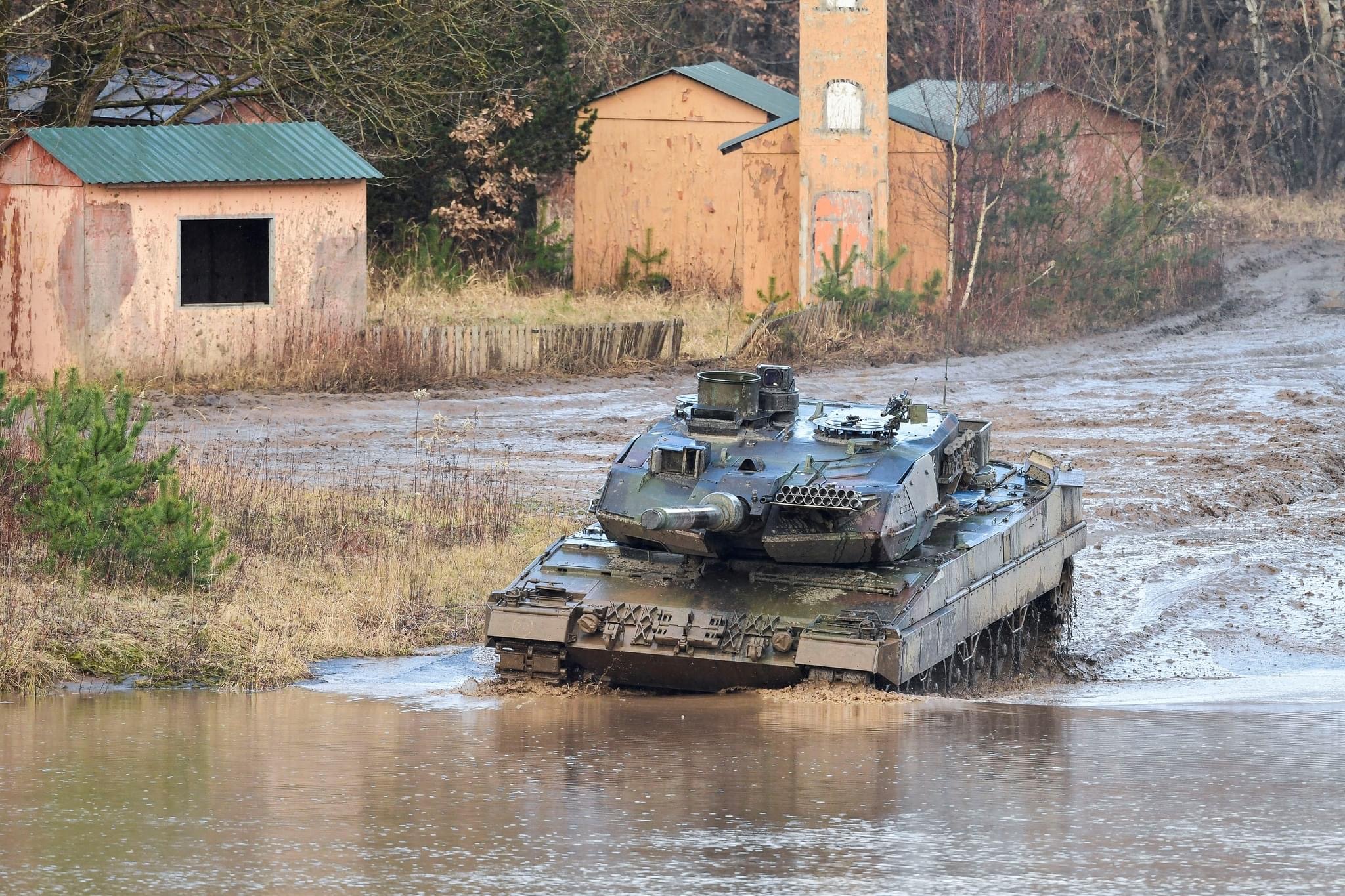 Gjermania konfirmon zyrtarisht dërgimin e tankeve në Ukrainë