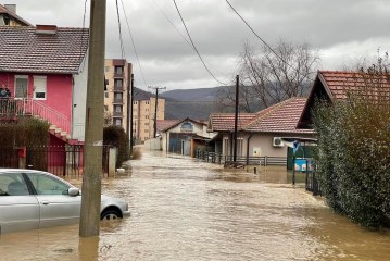 Pamje të dhimbshme nga Mitrovica pas vërshimeve të mëdha, evakuohen qytetarët