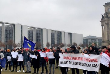 Mërgimtarët protestojnë kundër asociacionit