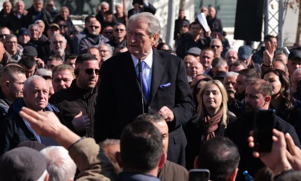 Nis protesta e Sali Berishës