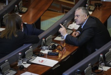 Veliu tregon detaje sa ishte ministër i Kurtit: I kërkoja të bëjmë aksione në veri, ai s’kishte guxim