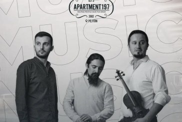 Sonte në “Izi’s apartment 197”, Pejton ju pret një super mbrëmje me grupin “String-String”