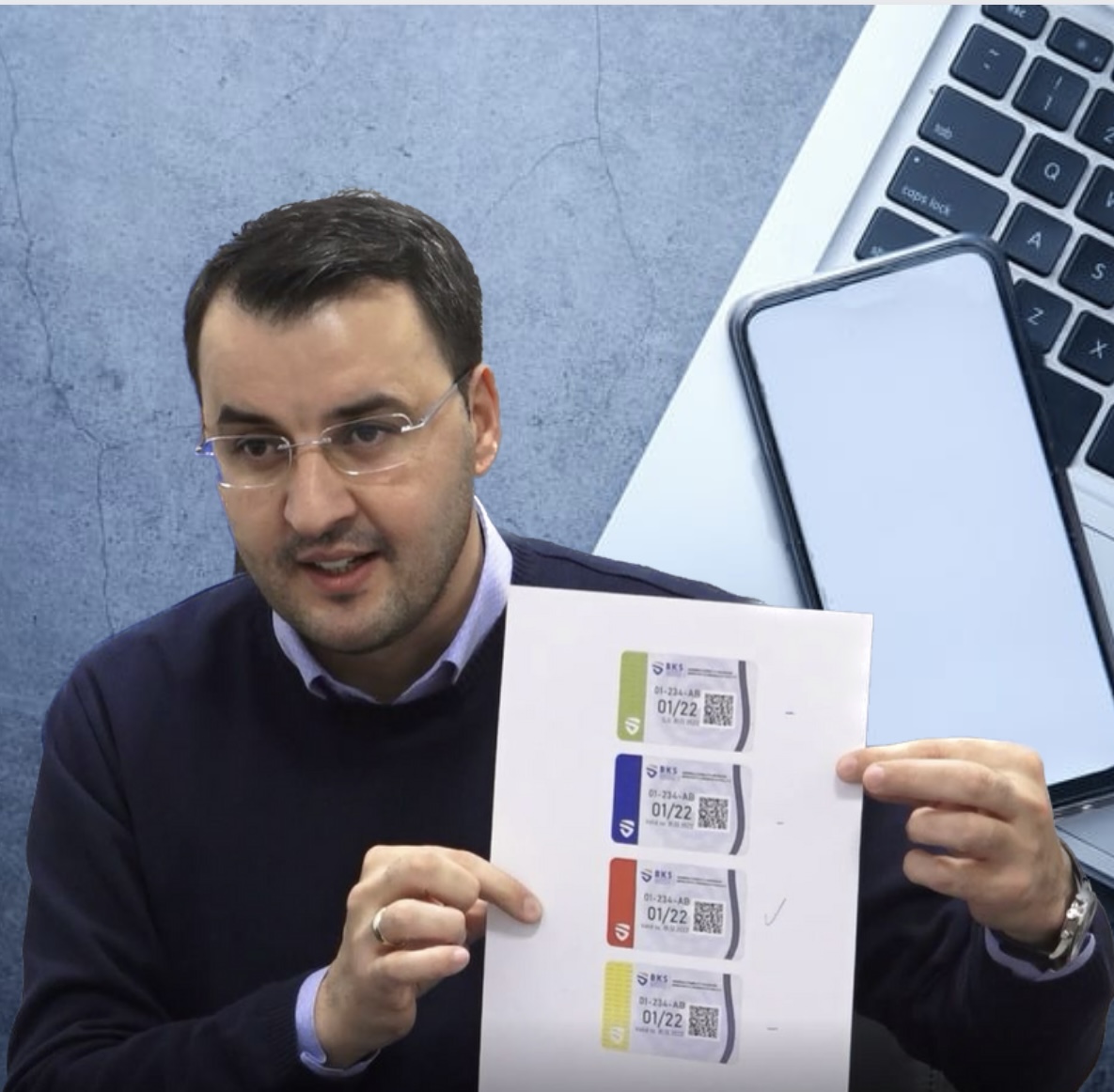 Mazreku: Stikersat ndikuan pozitivisht në sigurinë e trafikut rrugor