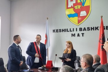 Ministri i Mbrojtjes Armend Mehaj shpallet qytetar nderi i Bashkisë së Matit në Shqipëri