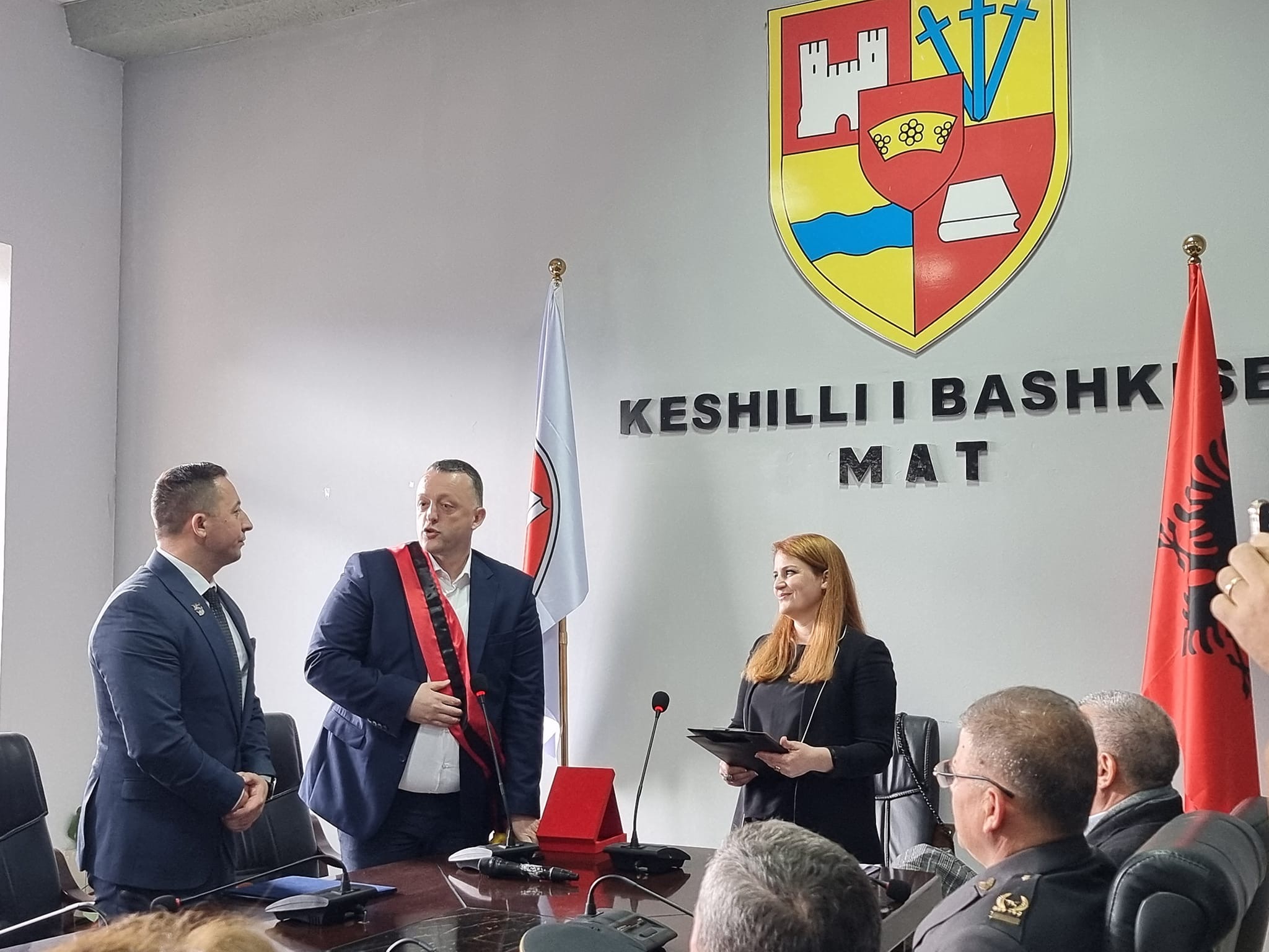 Ministri i Mbrojtjes Armend Mehaj shpallet qytetar nderi i Bashkisë së Matit në Shqipëri