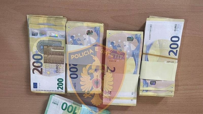 Një 32-vjeçari i sekuestrohen mbi 61 mijë euro të padeklaruara në Morinë