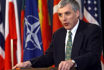 24 vjet nga bombardimi i NATO-së mbi Serbinë, flet Jamie Shea