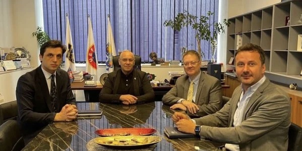 Ambasadori britanik viziton Agim Ademin