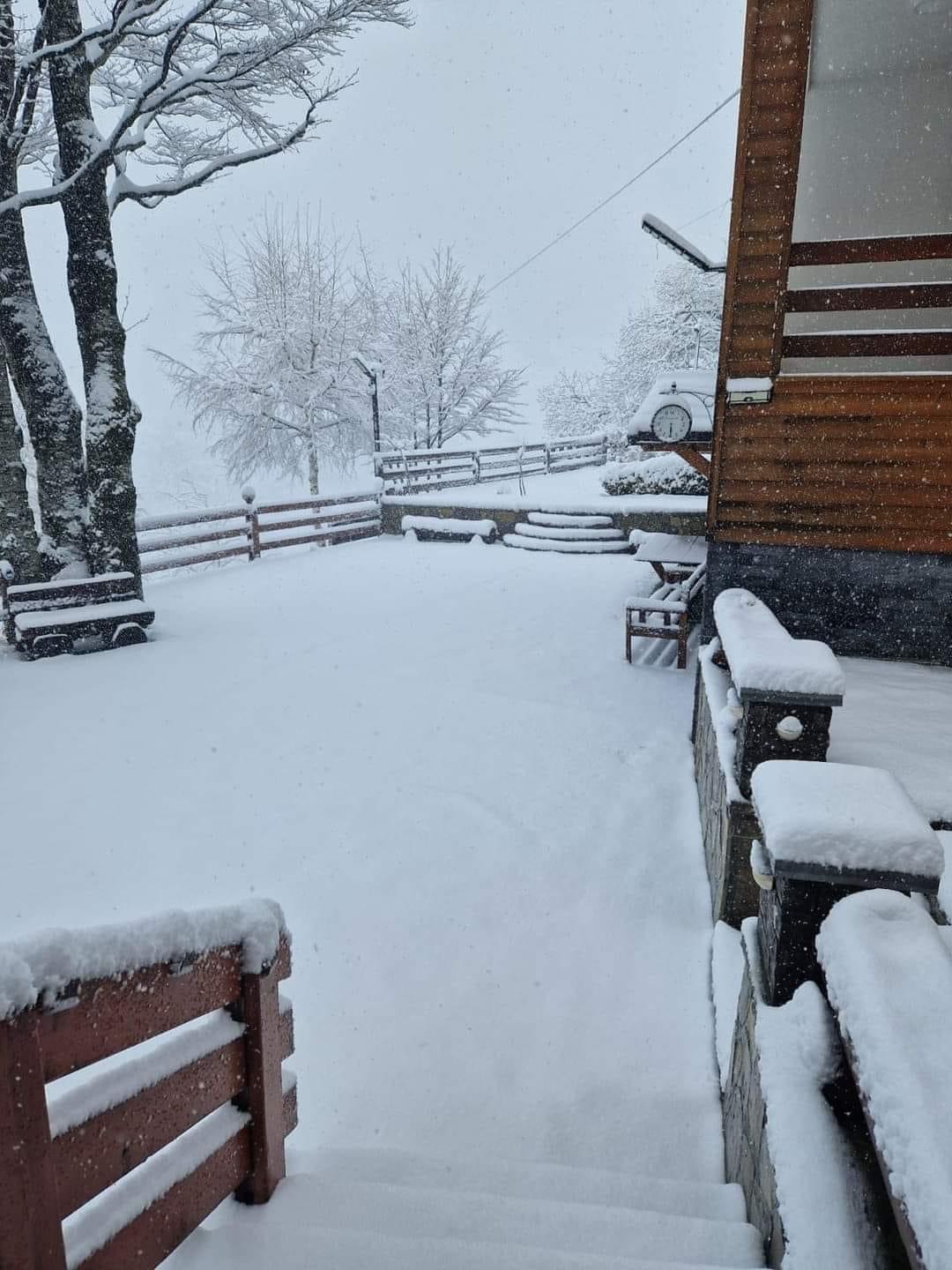 Reshje bore në prill, mbulohet Prevalla dhe Dragashi