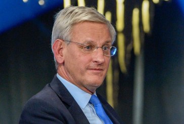 Bildt: Vuçiqit i konvenon provokimi i tensioneve