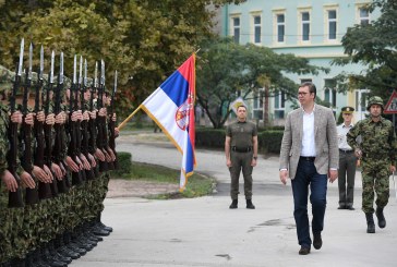 Vuçiq vë në gjendje gatishmërie ushtrinë serbe dhe urdhëron që të niset në kufi me Kosovën