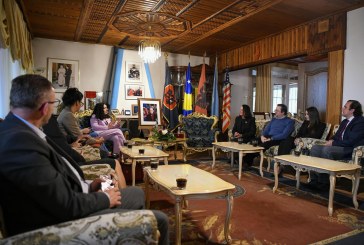 Osmani viziton familjen Rugova