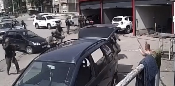 Momenti kur Policia e Kosovës arreston “Rusin” në autolarje në Veri të Mitrovicës