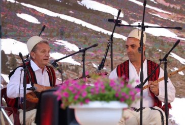 Fatmir Miroci dhe Xhavit Hykosmani shpallen rapsodët më të mirë në “Eshkë e ndezur mbi shkelzen”