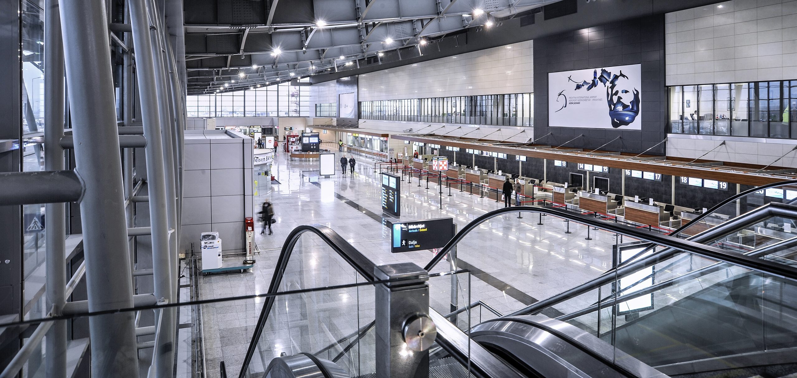 Aeroporti i Prishtinës, dyert mbeten të mbyllura, një investim i dështuar, i LIMAK?