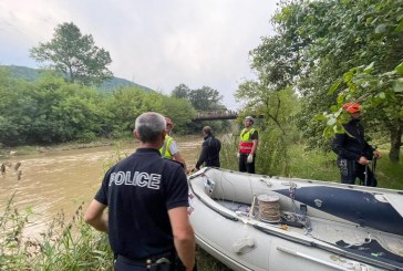 Zhduket një person në Zveqan, dyshohet se ka rënë në lumin Iber