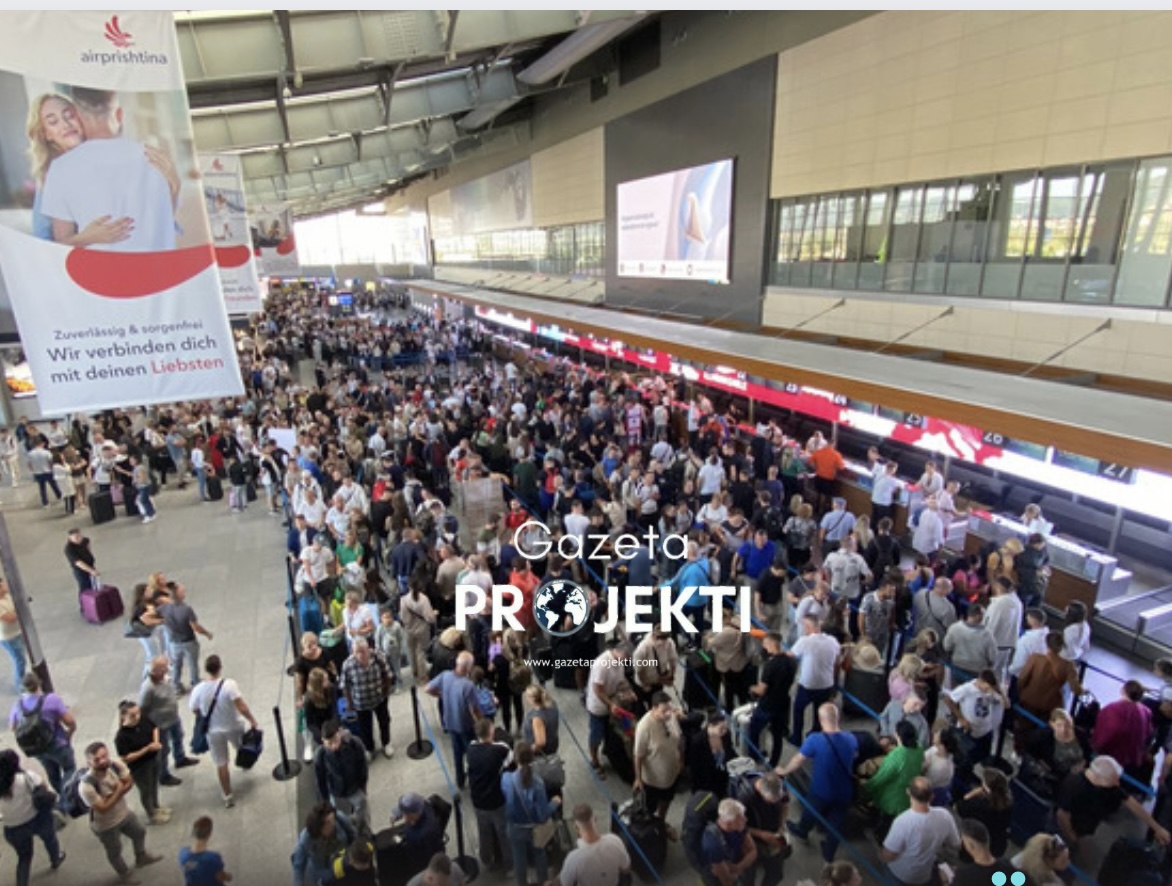Aeroporti i Prishtinës krijon tollovi duke punuar me sportele të njejta për pasagjerët e 13 kompanive, sipas sistemit all airlines all destinations