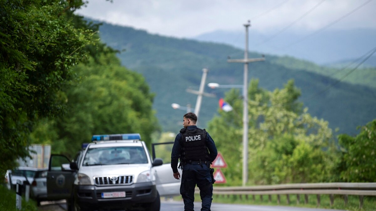 Sot largohen gjysma e policëve nga veriu