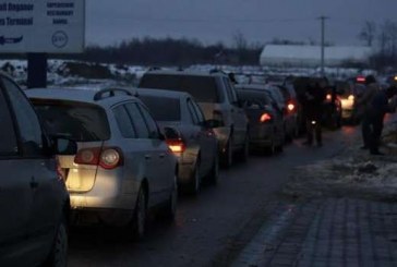 Kolona të gjata, në Merdarë mbi 5 orë pritje për të hyrë në Kosovë