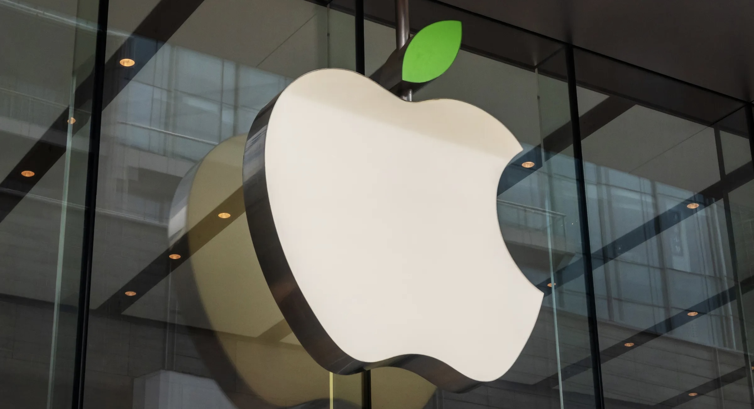 Apple paguan 500 milionë dollarë për të zgjidhur çështjen e “mashtrimit të konsumatorëve”