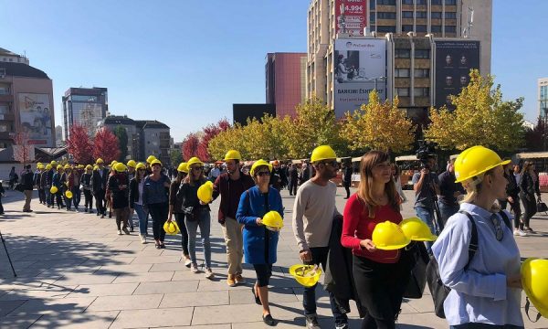 Frika e mbetjes pa punëtorë pas liberalizimit, bizneset fillojnë t’i marrin nga vendet aziatike