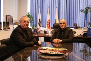 Duka i reagon Ademit: Jam mërzitur për Kosovën më shumë se Agim Ademi, nga Shkupi e Prishtina dyert e Kombëtares janë të hapura