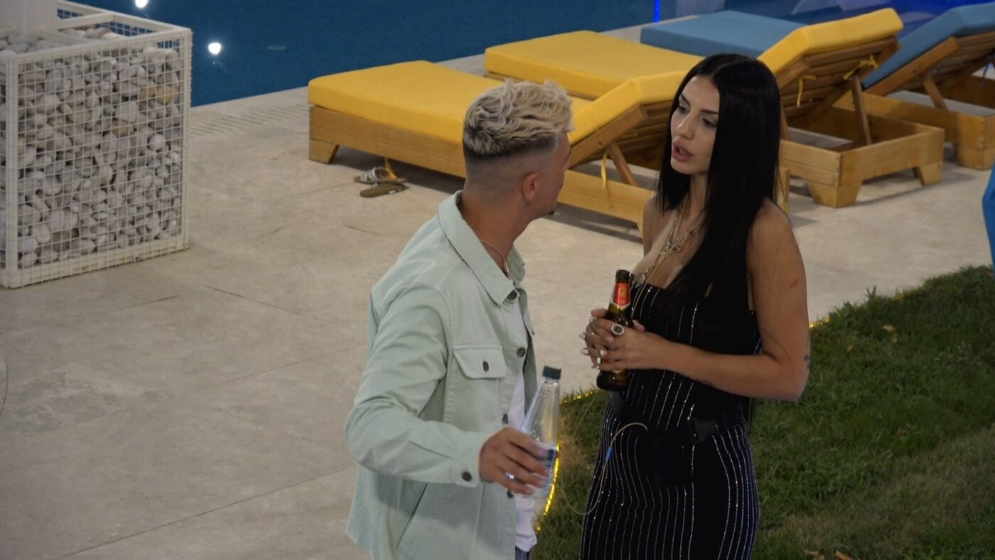 “Hodhën baltë mbi ish- burrin tim të ndjerë”, Xhoana flet e revoltuar pas daljes nga ‘Love Island’