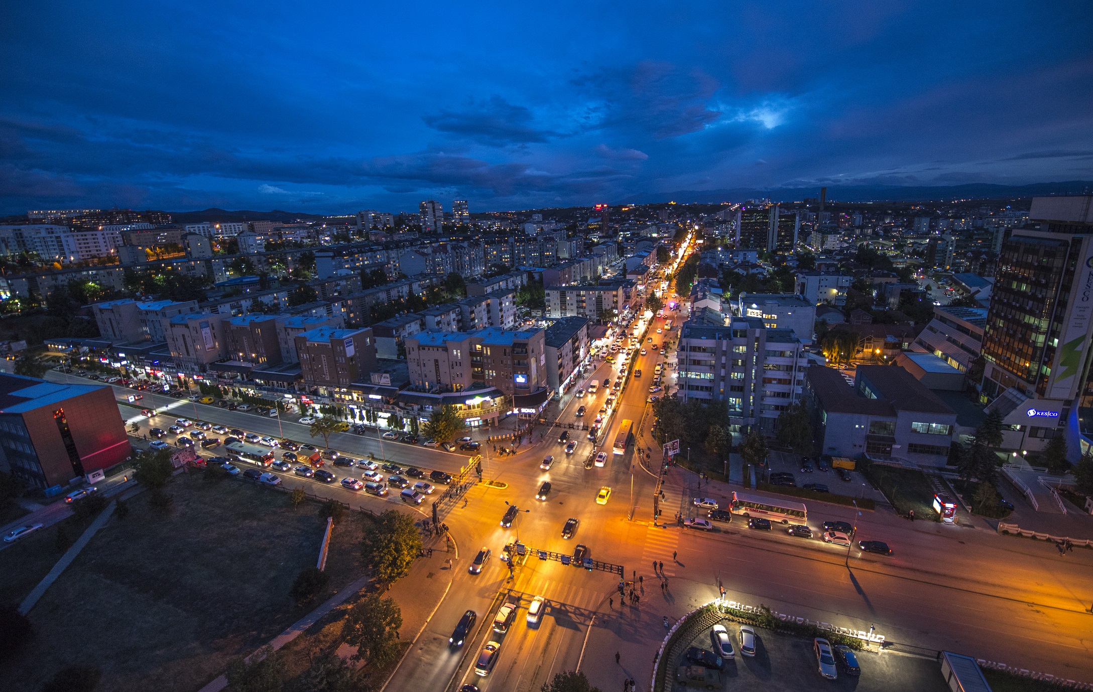 E rrahën e më pas ia grabitën telefonin një personi në Prishtinë, arrestohen dy të dyshuar