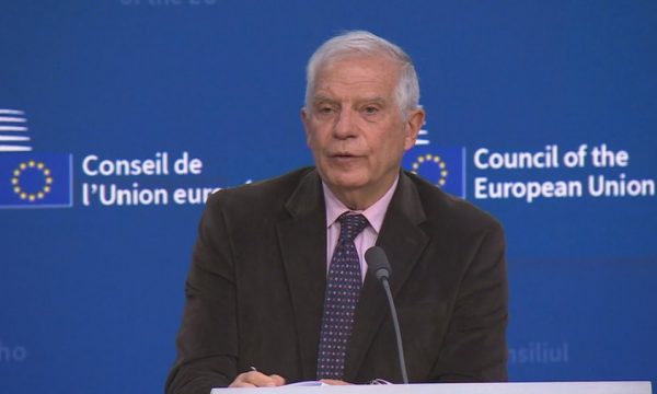 Borrell për targat: Hap pozitiv, tregon se është e mundur arritja e normalizimit të marrëdhënieve Kosovë- Serbi