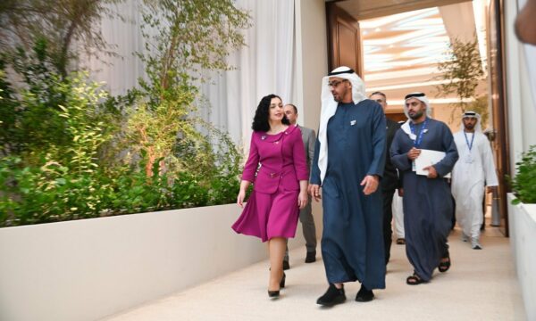 Emiratet e Bashkuara Arabe ia heqin vizat Kosovës, Osmani falënderon Sheikun Bin Zayed që ka pranuar propozimin e saj