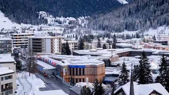 Sot fillon Forumi Ekonomik në Davos, marrin pjesë Kurti dhe Vuçiqi