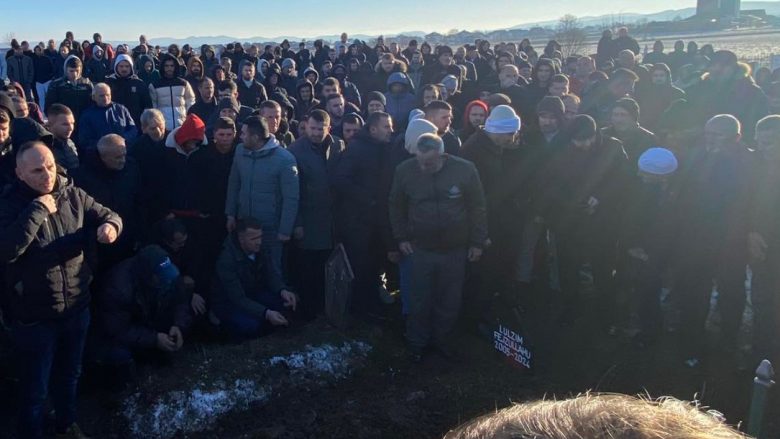 Njëra nga familjet e dorasëve kërkoi të marrë pjesë në ceremoninë e varrimit të Lulzim Fejzullahut, u refuzua