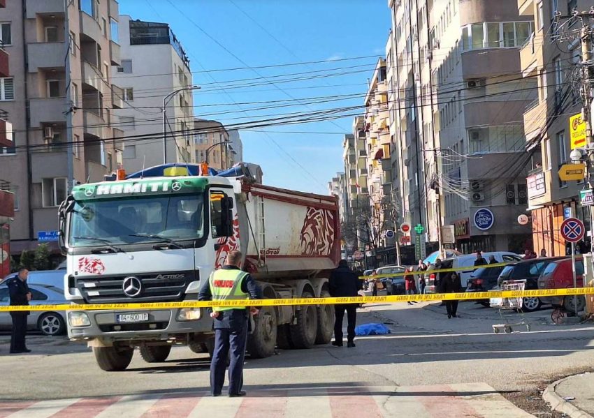 Kamioni godet për vdekje një këmbësore në Fushë Kosovë