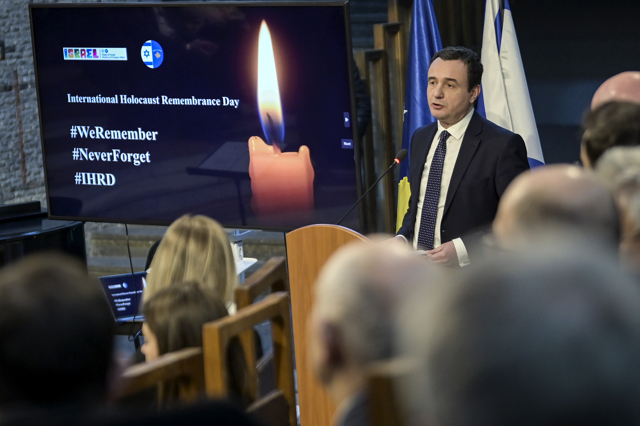 Kryeministri Kurti mori pjesë në ceremoninë komemorative në shënim të Ditës Ndërkombëtare të Kujtimit të Holokaustit