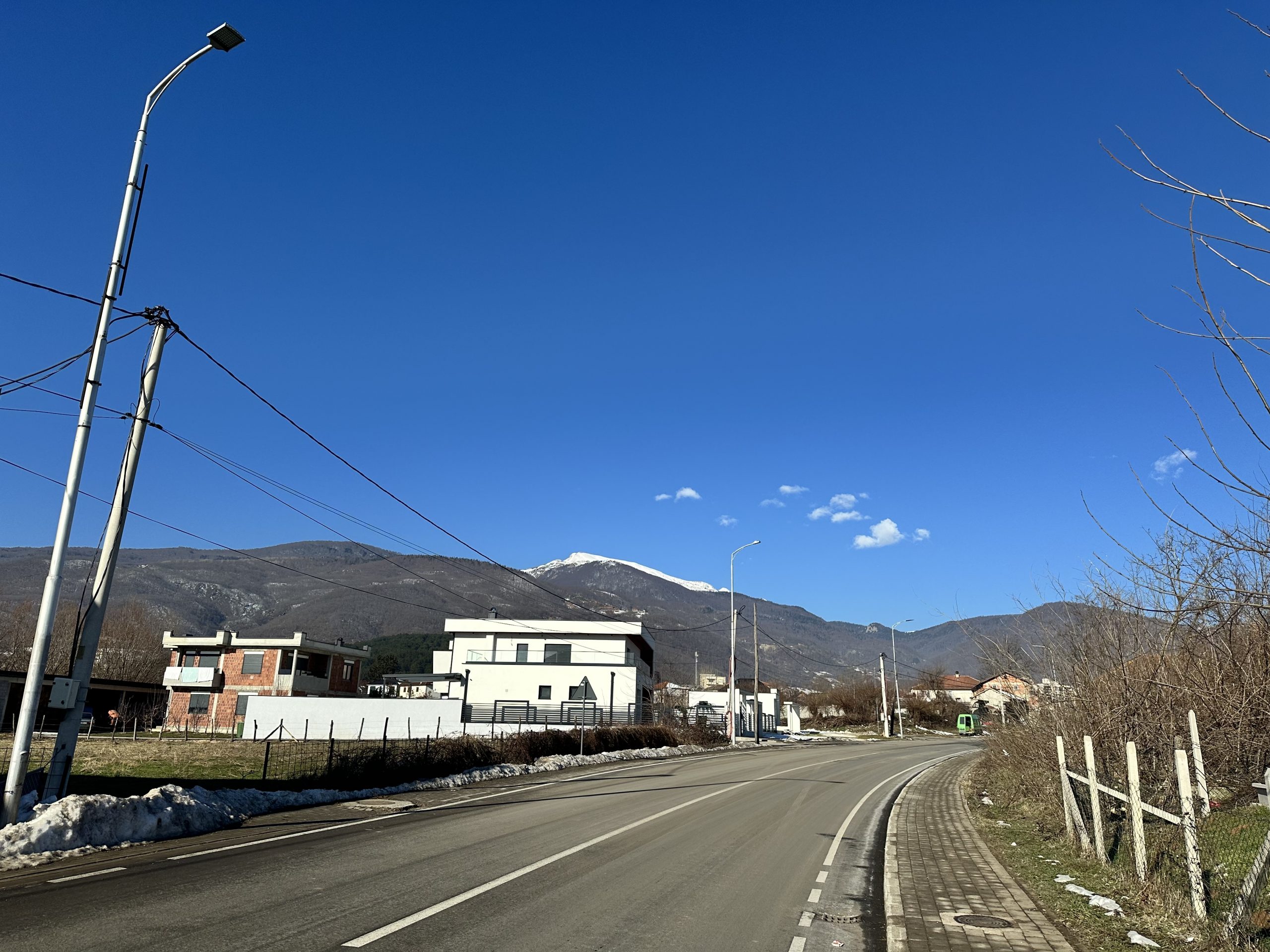 Temperaturat sot shkojnë deri në 15 gradë