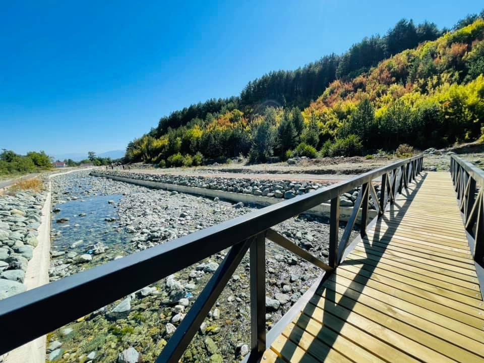 Sot temperaturat deri në 12 gradë Celsius, do ketë edhe reshje të dobëta shiu