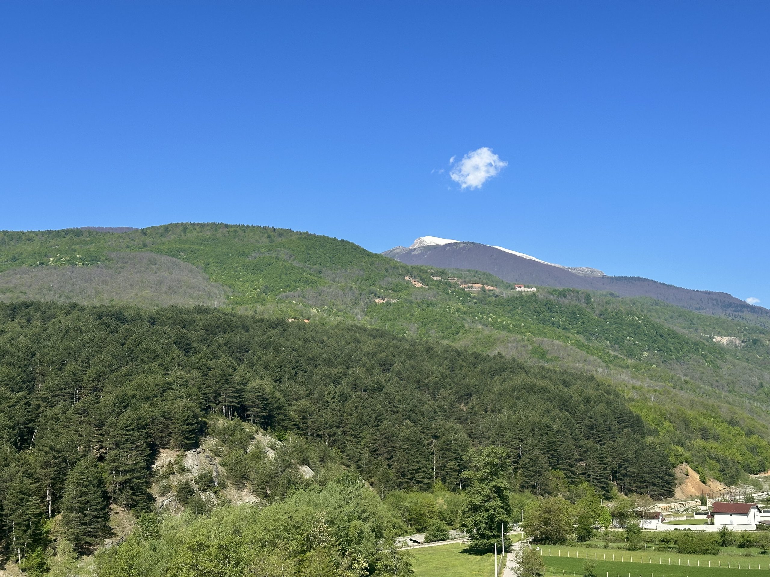 Parashikimi i motit, temperaturat maksimale arrijnë deri 25 gradë Celsius