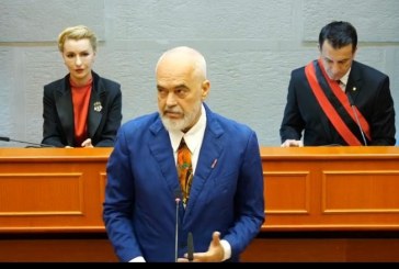 Ali Ahmeti shpallet “Qytetar Nderi” i Tiranës, Rama: Falë tij, shqiptarët në RMV po jetojnë ditët më të mira
