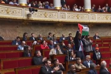 Situata në Rafah, deputeti francez valëvit flamurin palestinez në Parlament, ndërpritet seanca