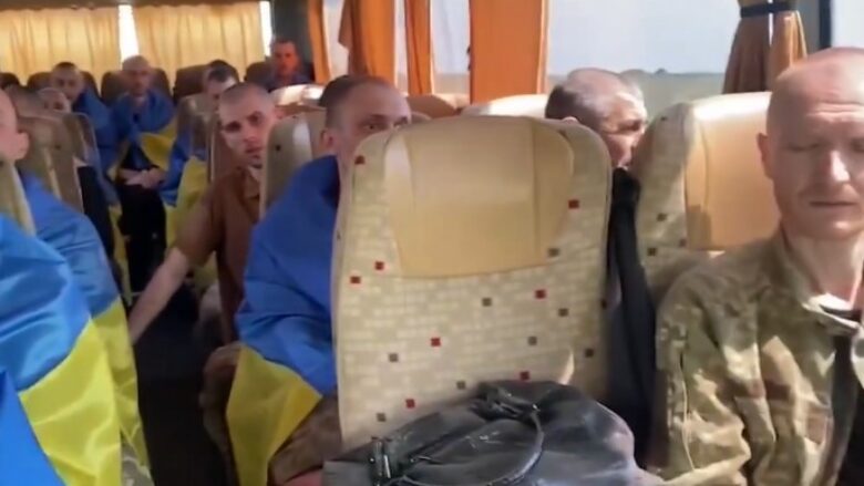 Pamje emocionuese – pas dy viteve në robëri në Rusi, lirohen disa të burgosur ukrainas